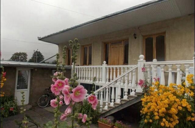 Nino'S Guest House Kazbegi Exterior foto