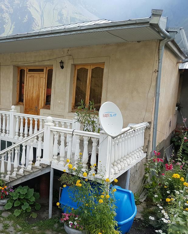 Nino'S Guest House Kazbegi Exterior foto